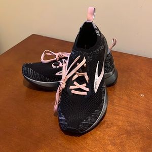 Brooks running shoes, sz 6